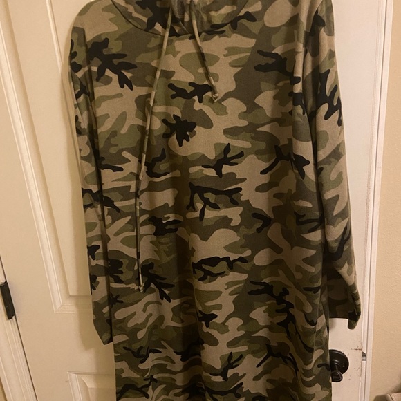 Xlilaration | Dress | Camouflage | Hoodie - Picture 3 of 11